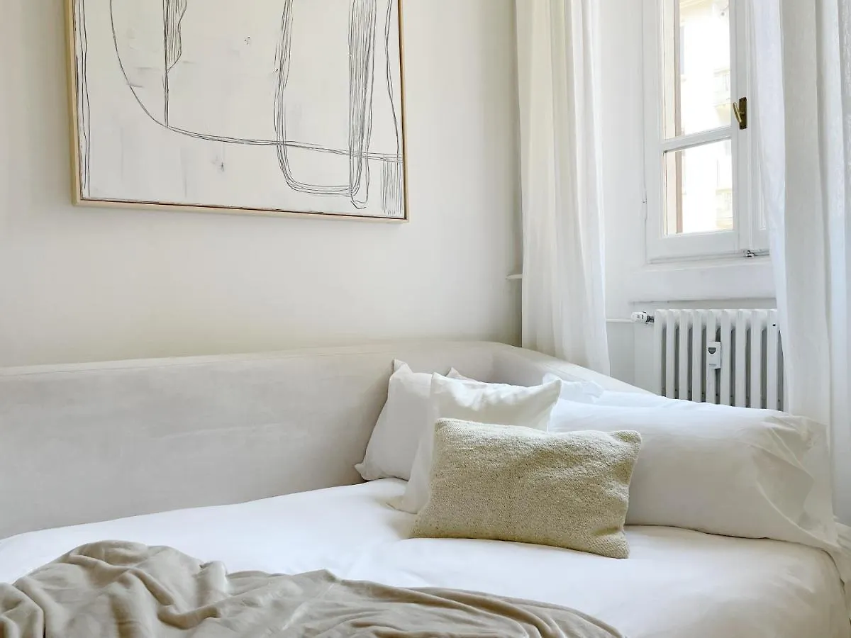 Casa Unica Milano - Typical & Charming Apartment - Navigli II 0*,  İtalya